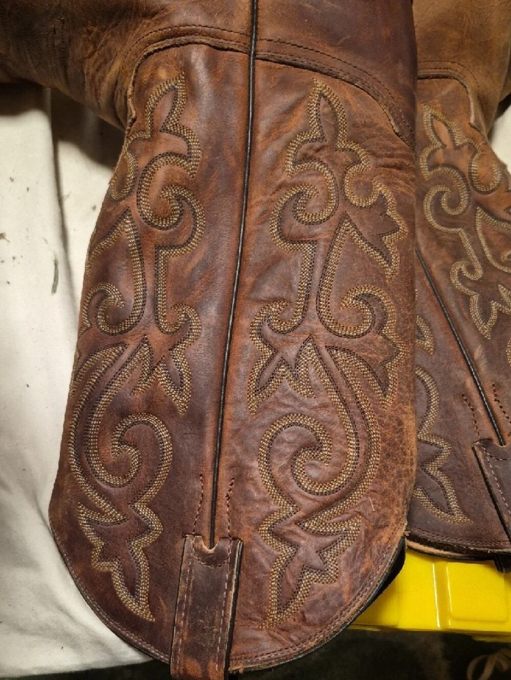 Justin Boots Men's Distressed Brown Leather Western Boots